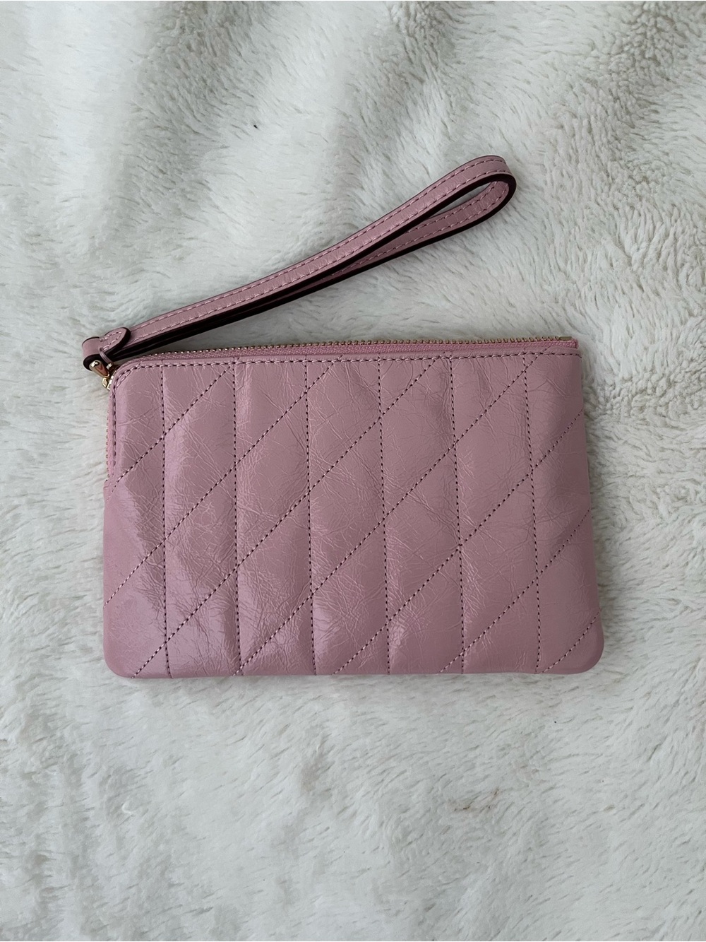 NWT Coach Pink Quilted Glazed Leather Wristlet Clutch with Gold Logo - Picture 4 of 9